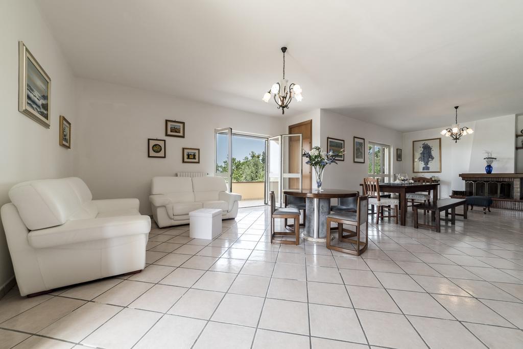 Villa Tina Santa Maria di Castellabate Bagian luar foto